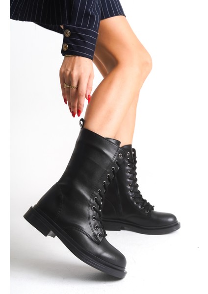 Siyah Deri Kadın Bot Postal Hanna Bağcıklı Içten Fermuarlı Kalın Tabanlı Su Geçirmez