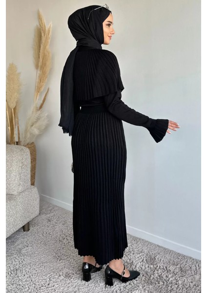 Pelerinli Pileli Tesettür Triko Elbise P-00019220 indirimleri