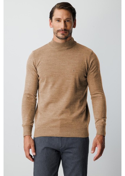 Bej Standart Fit Dar Kalıp Yarım Balıkçı Düz Triko