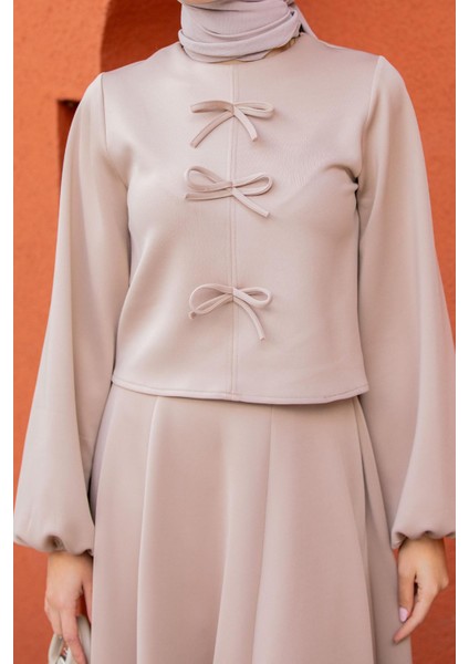 Fiyonk Detaylı Pufy Dalgıç Etek Bluz Takım-Bej fiyatları