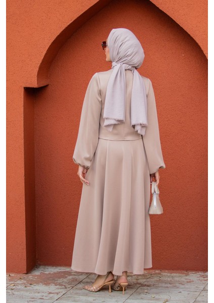 Fiyonk Detaylı Pufy Dalgıç Etek Bluz Takım-Bej fırsatları