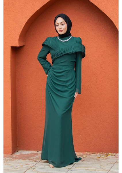 Pink Omuz Detaylı Drapeli Tesettür Abiye-Zümrüt