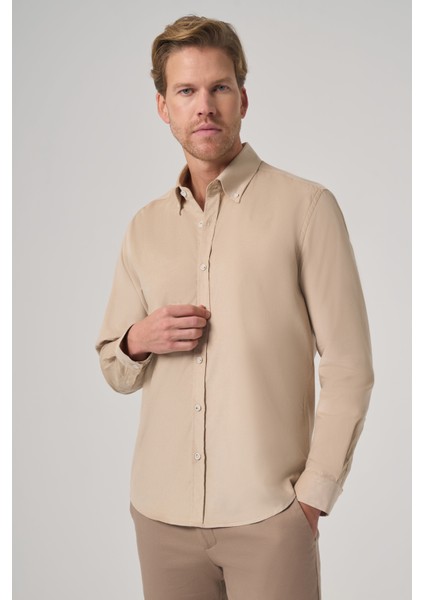Erkek Bej Pamuk Trend Dynamic Fit Düğmeli Yaka Gömlek modelleri