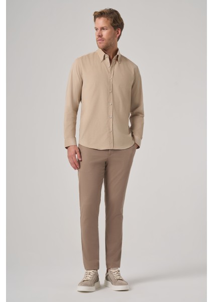 Erkek Bej Pamuk Trend Dynamic Fit Düğmeli Yaka Gömlek fırsatları
