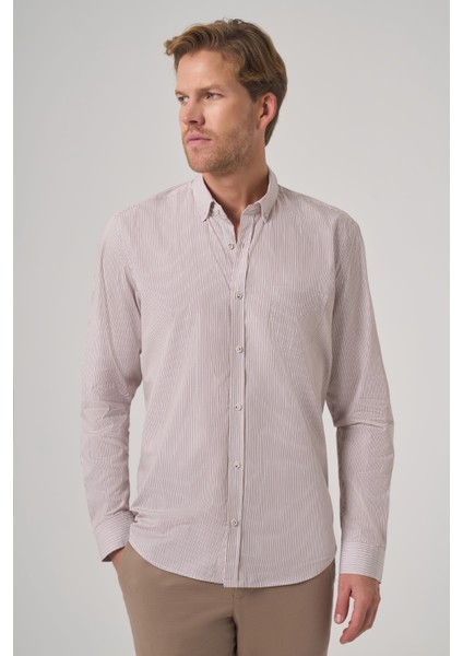 Erkek Bej Pamuk Trend Çizgili Dynamic Fit Düğmeli Yaka Gömlek