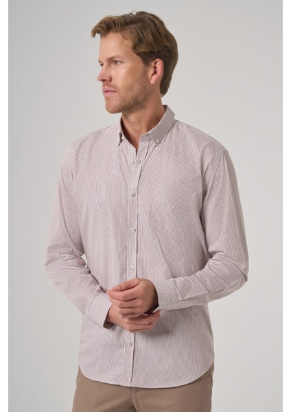 Erkek Bej Pamuk Trend Çizgili Dynamic Fit Düğmeli Yaka Gömlek fırsatları