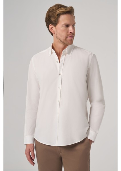 Erkek Beyaz Pamuk Trend Dynamic Fit Düğmeli Yaka Gömlek