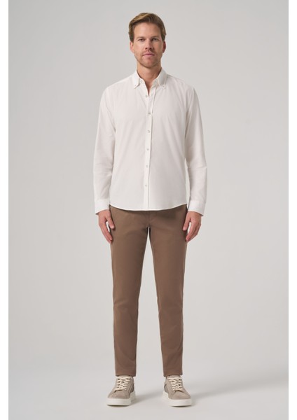 Erkek Beyaz Pamuk Trend Dynamic Fit Düğmeli Yaka Gömlek fırsatları