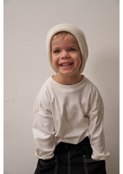 Beyaz Nakışlı Oversize Uzun Kollu T-Shirt modelleri