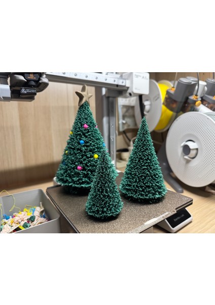 Yılbaşı Temalı 3’lü Çam Ağaçları