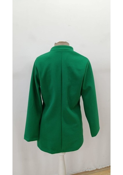 Kadın Uzun Kollu Hakim Yakalı Önden Düğmeli Cep Detaylı Kısa Taba Kaşe Kaban indirimleri