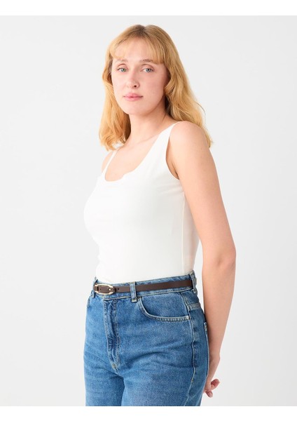 Kırık Beyaz Dar Kesim Örme U Yaka Atlet modelleri