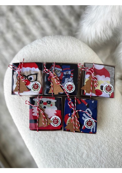 Yılbaşı Temalı 5'li Unisex Çorap Seti, Renkli ve Şık Tasarım