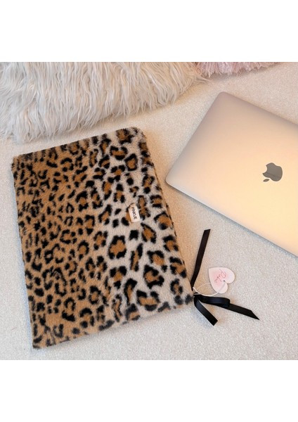 Leopar Desen Peluş Laptop & Tablet Kılıfı (11 • 13 • 16 Inç Seçenekli)