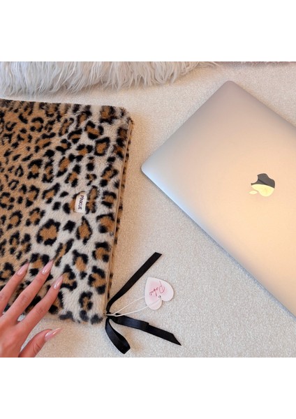 Leopar Desen Peluş Laptop & Tablet Kılıfı (11 • 13 • 16 Inç Seçenekli) modelleri