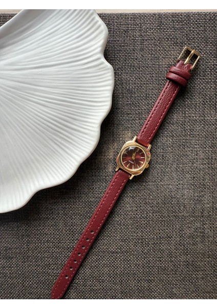 Retro Minimal Deri Kordon Vintage Kadın Kol Saati Bordo