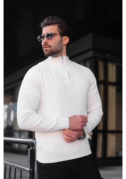 Beyaz Yarım Fermuarlı Dik Yaka Erkek Triko Kazak 7442 fırsatları