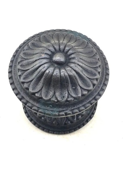 Antika Tarz Dekoratif Pirinç Papatya Kapı Babası - 73MM, Oksit