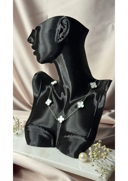 Çiçek Desenli Zarif Tasarım Yonca Kolye modelleri