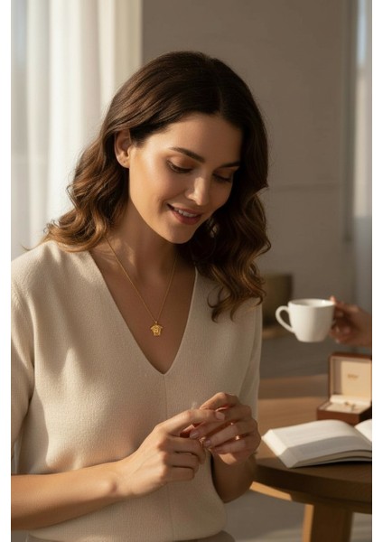 Medusa Figürlü 14 Ayar Altın Kolye indirimleri