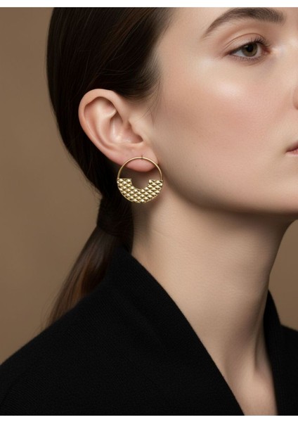 Altın Renk Yuvarlak Desenli Modern Kadın Küpe