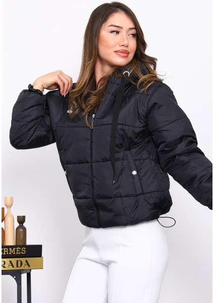 Siyah Kapüşonlu Kısa Şişme Mont modelleri