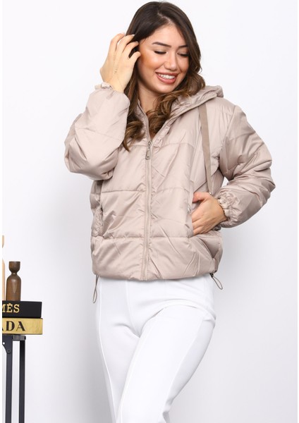 Bej Kapüşonlu Kısa Şişme Mont