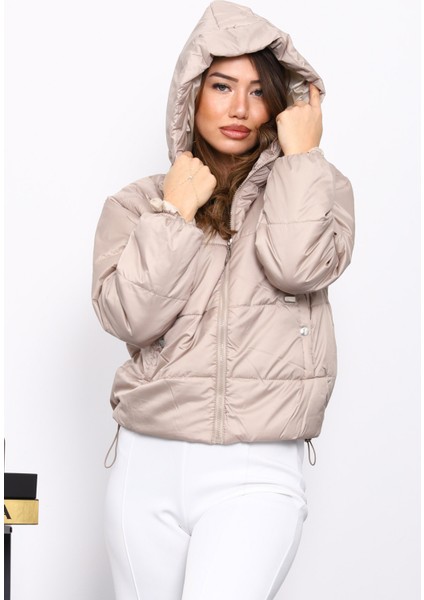 Bej Kapüşonlu Kısa Şişme Mont fırsatları