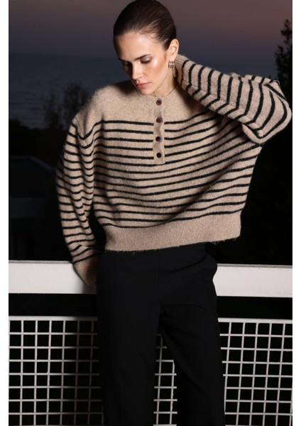 6989 Kadın Yün Karışımlı Düğme Detay Premium Triko Kazak Kahve Vizon fiyatları