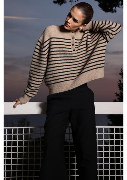 6989 Kadın Yün Karışımlı Düğme Detay Premium Triko Kazak Kahve Vizon