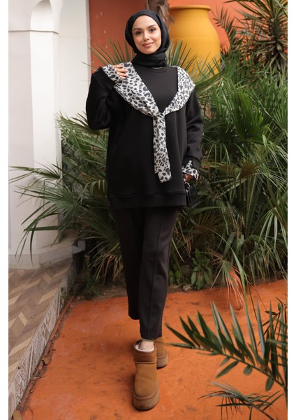 Siyah Fular Detaylı İçi Şardonlu Üç İplik Sweatshirt modelleri