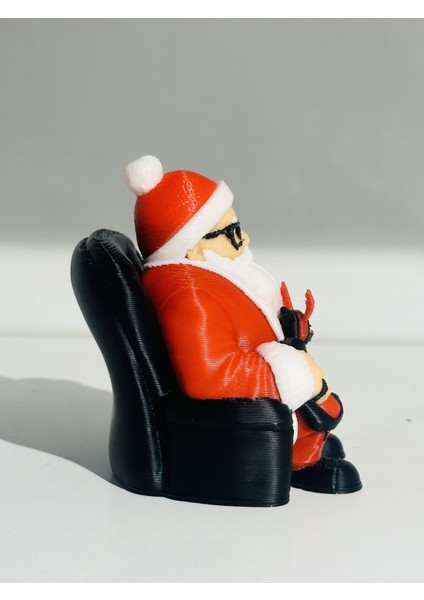 Kırmızı Noel Baba Oturan Yılbaşı Süsü, Sıcak ve Neşeli Dekorasyon Parçası modelleri