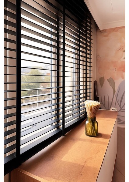 Siyah Renk Gerçek Ahşap Jaluzi 50MM Zincirli Redüktörlü Kurdelalı AJS1007 fırsatları