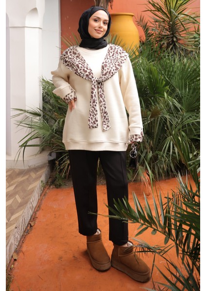 Bej Fular Detaylı İçi Şardonlu Üç İplik Sweatshirt modelleri