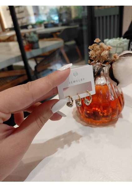 Üçlü Taş Detaylı Küpe