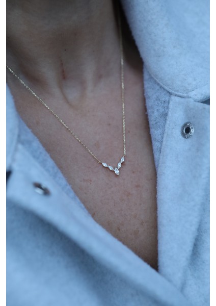 14 Ayar Altın Taşlı Küçük V Şeklinde Kolye fiyatları