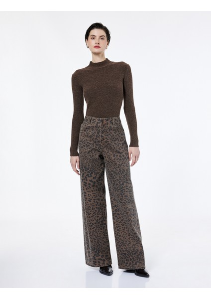 Pamuklu Düğmeli Cepli Bol Kalıp Leopar Desenli Jean Pantolon