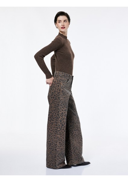 Pamuklu Düğmeli Cepli Bol Kalıp Leopar Desenli Jean Pantolon fiyatları