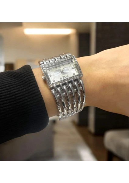 Gümüş Renkli Taşlı Kaburga Model Kadın Kolsaati