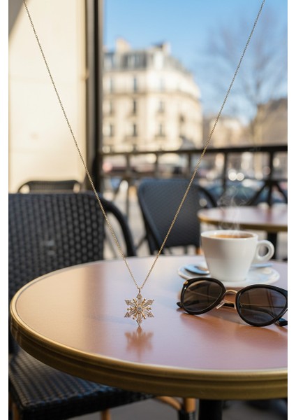 Kar Tanesi Figürlü Zirkon Tektaşlı 14 Ayar Altın Kolye fiyatları