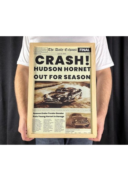 Arabalar Hudson Hornet Kazası Ahşap Çerçeveli Duvar Tablosu – 33X50