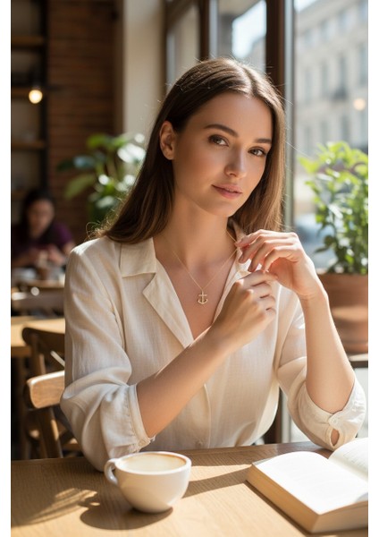 Çapa Figürlü Zirkon Taşlı 14 Ayar Altın Kolye fırsatları