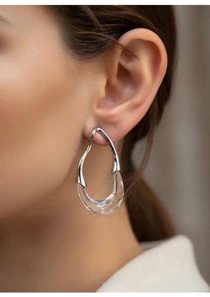 Gümüş Renk Şeffaf Detaylı Damla Form Modern Sallantılı Kadın Küpe