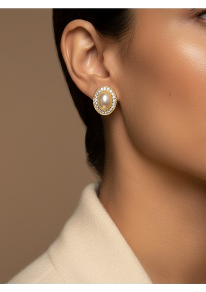 Kadın Oval Form Inci Detaylı Taşlı Küpe