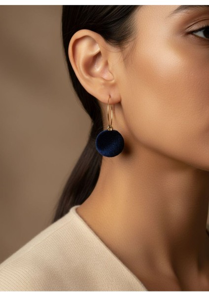 Ponpon Detaylı Gold Halka Küpe