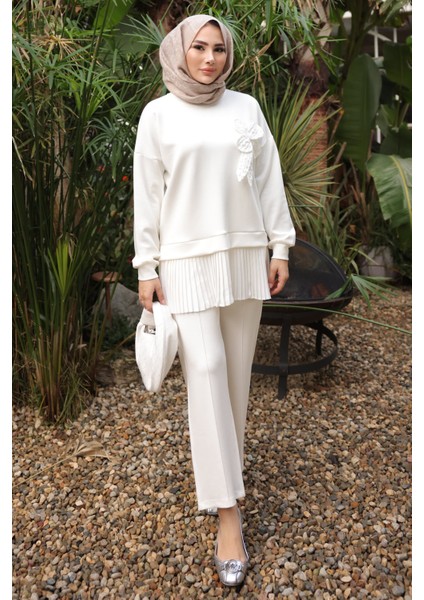 Ekru Etek Ucu Pileli Tunik Pantolonlu Takım