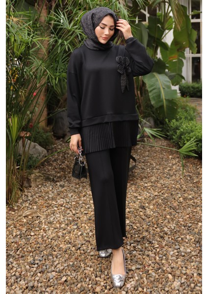 Siyah Etek Ucu Pileli Tunik Pantolonlu Takım