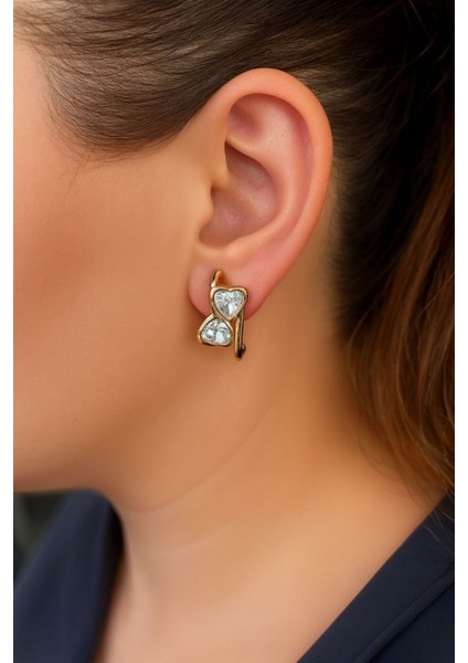 Gold Renk Kalp Şeklinde Taş Detaylı Zarif Kadın Küpe