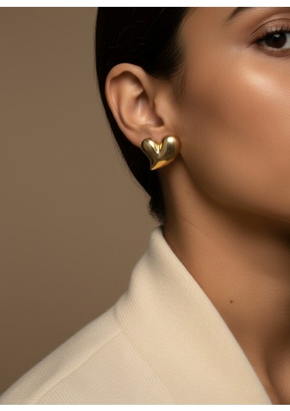 Altın Renk Kalp Model Kadın Küpe