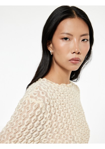 Slim Fit Yarı Transparan Yumuşak Dokulu Uzun Kollu Dantel Bluz fiyatları